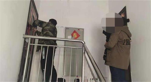 威海 粗心被锁门外,民警开锁服务送上门